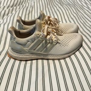 Adidas ultra boost cream women’s - 8.5 - only worn once
